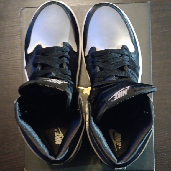 Jordan 1 Retro High OG Satin Shadow in Black and Gray Youth 3Y Girls 4.5 NWBOX - Picture 6 of 10